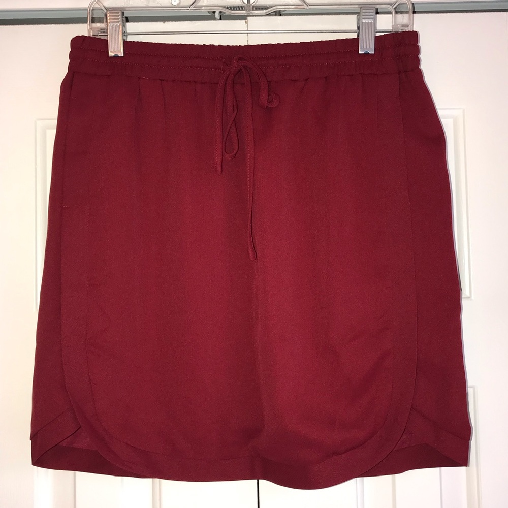 Brand new Women’s Trendy waist tied skirt!